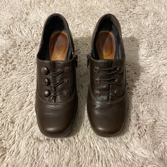 Clarks Shoes - Clarks Brown Heeled Clogs SZ 6.5